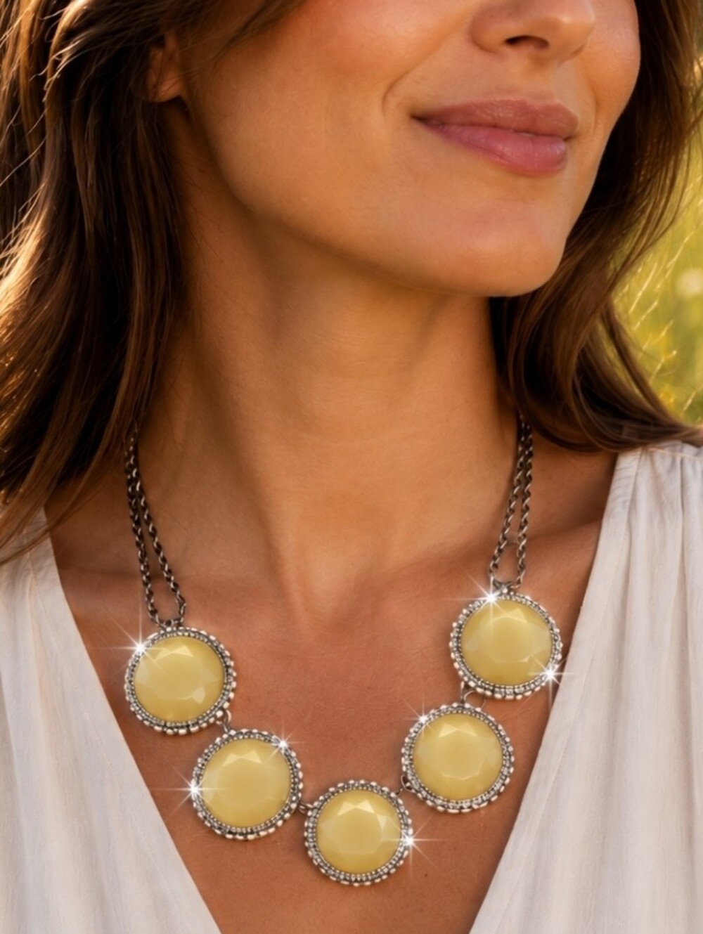 Banana Republic BR Brand Cloudy Honey Faceted Acrylic Statement Necklace Rope